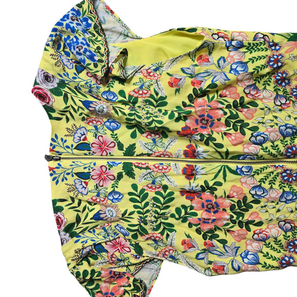 Alice + Olivia Hadley Button Front Dress in Wildflower Daffodil Size: 2 - Picture 8 of 8